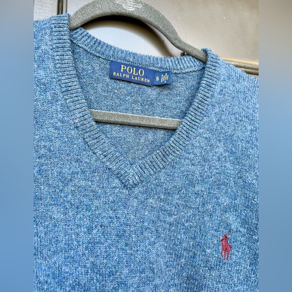 Polo Ralph Lauren 100% Lambs Wool Blue V-Neck Sweater - Men's Small - Picture 2 of 8